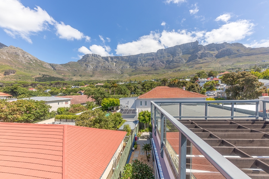 7 Bedroom Property for Sale in Oranjezicht Western Cape